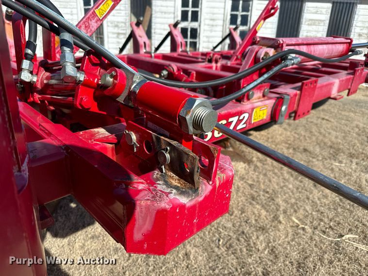 image for item NU9463 Sunflower 3672-35 sweep plow