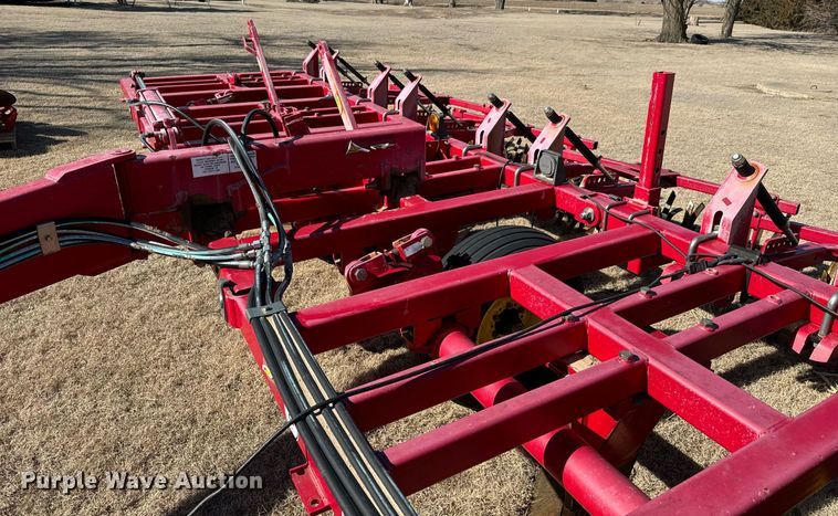 image for item NU9463 Sunflower 3672-35 sweep plow