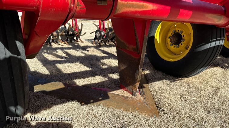 image for item NU9463 Sunflower 3672-35 sweep plow