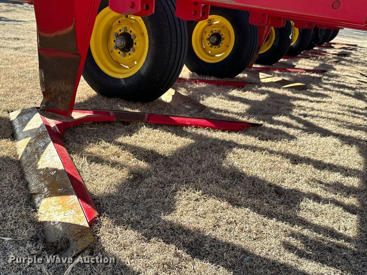 image for item NU9463 Sunflower 3672-35 sweep plow