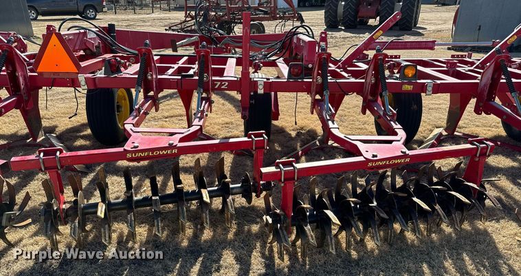 image for item NU9463 Sunflower 3672-35 sweep plow