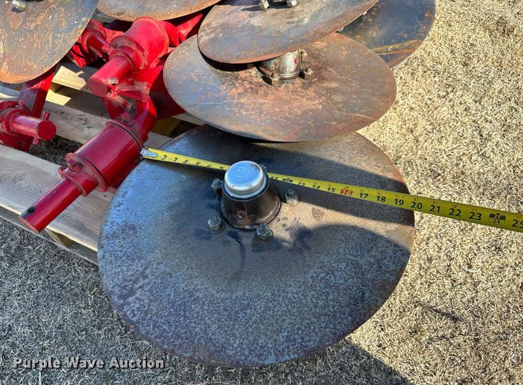 image for item NU9463 Sunflower 3672-35 sweep plow