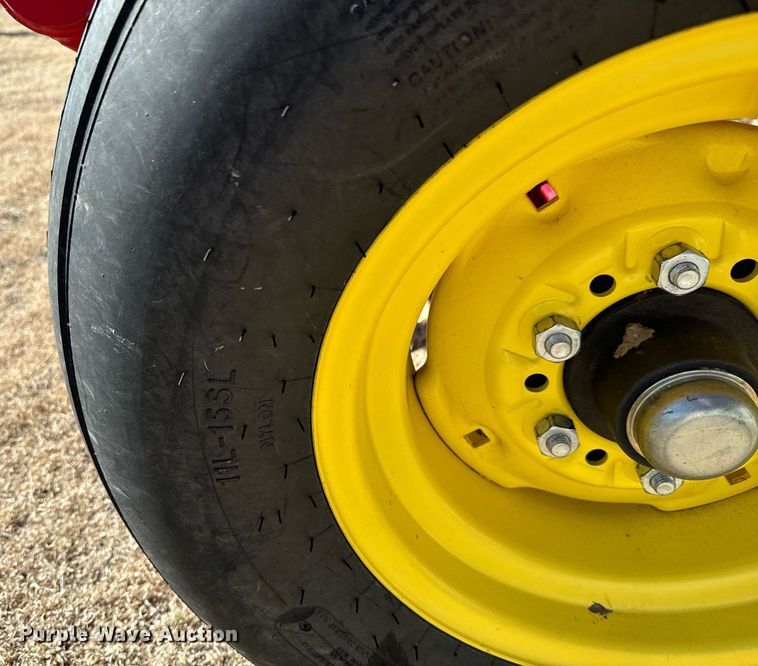 image for item NU9463 Sunflower 3672-35 sweep plow