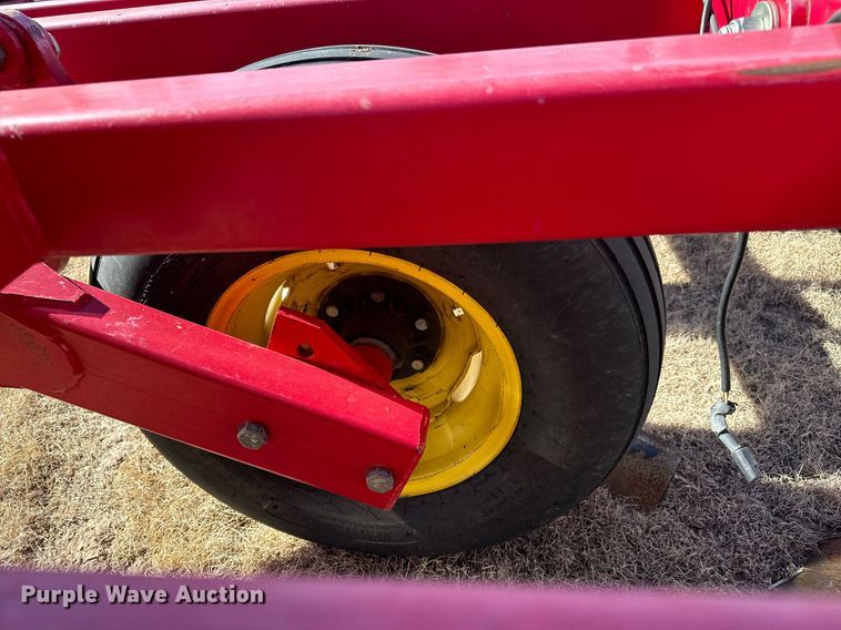 image for item NU9463 Sunflower 3672-35 sweep plow