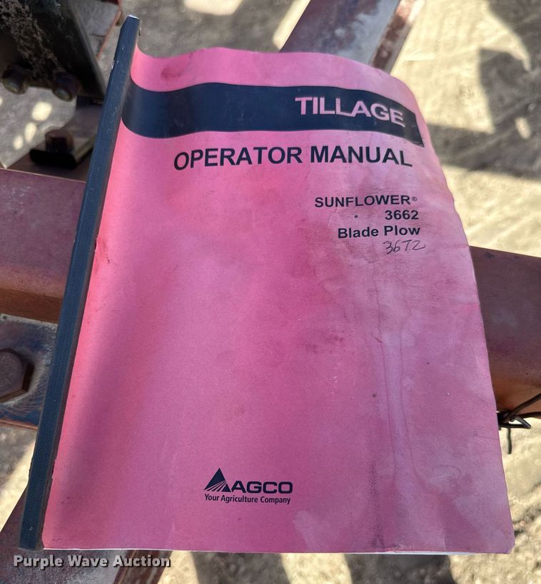 image for item NU9463 Sunflower 3672-35 sweep plow