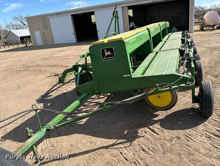 image for item NU9465 John Deere 9300 hoe grain drill