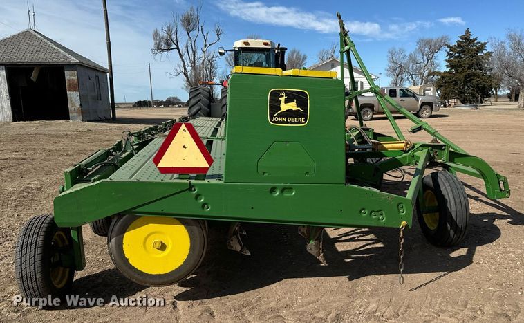 image for item NU9465 John Deere 9300 hoe grain drill
