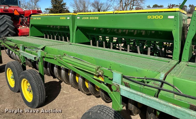 image for item NU9465 John Deere 9300 hoe grain drill