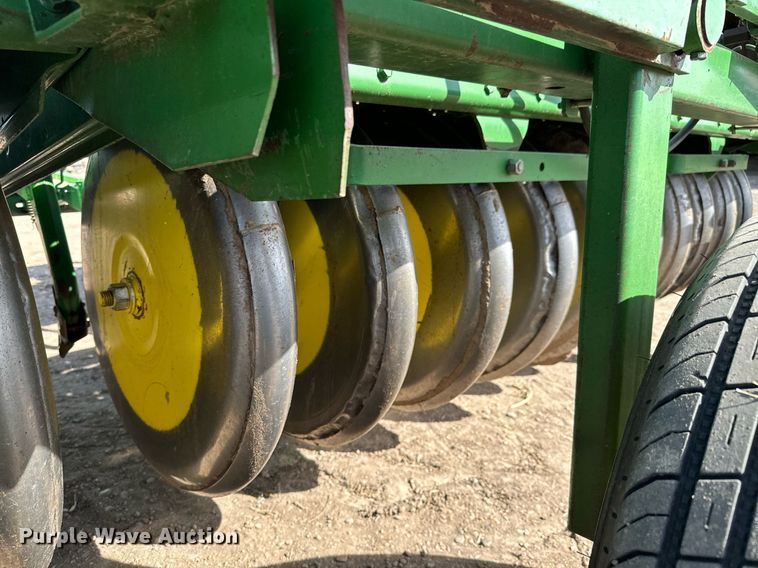 image for item NU9465 John Deere 9300 hoe grain drill