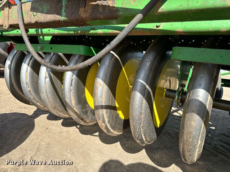 image for item NU9465 John Deere 9300 hoe grain drill