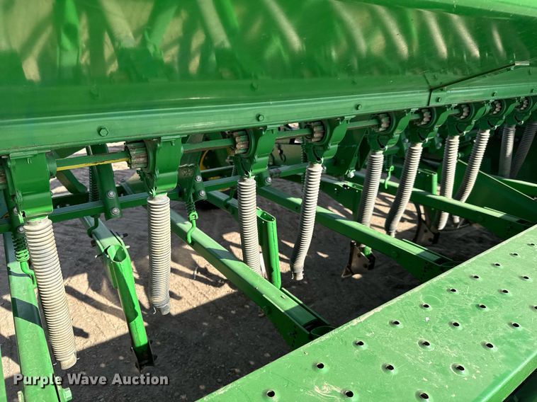 image for item NU9465 John Deere 9300 hoe grain drill