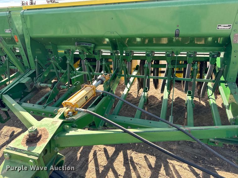 image for item NU9465 John Deere 9300 hoe grain drill