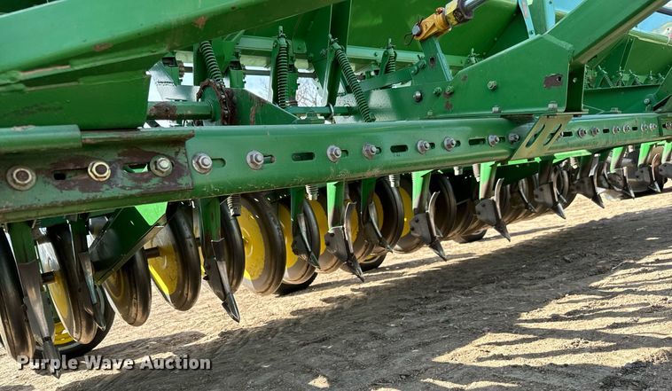 image for item NU9465 John Deere 9300 hoe grain drill