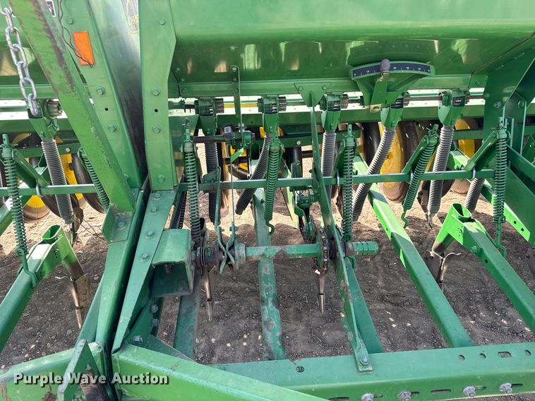 image for item NU9465 John Deere 9300 hoe grain drill