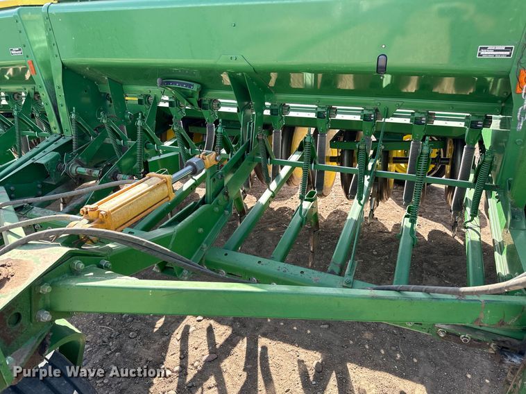 image for item NU9465 John Deere 9300 hoe grain drill