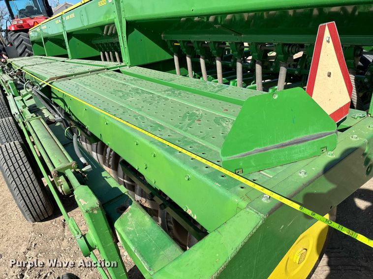 image for item NU9465 John Deere 9300 hoe grain drill