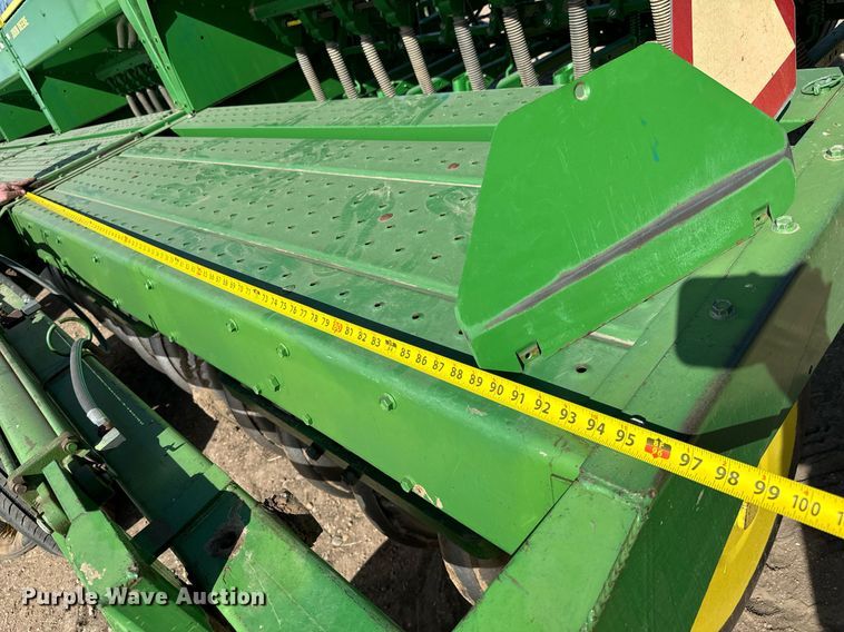 image for item NU9465 John Deere 9300 hoe grain drill