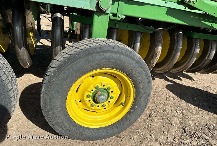 image for item NU9465 John Deere 9300 hoe grain drill