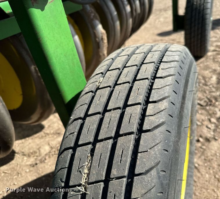 image for item NU9465 John Deere 9300 hoe grain drill