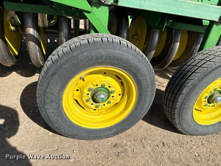 image for item NU9465 John Deere 9300 hoe grain drill