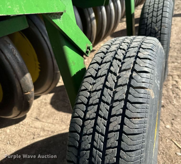 image for item NU9465 John Deere 9300 hoe grain drill