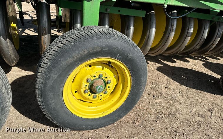 image for item NU9465 John Deere 9300 hoe grain drill