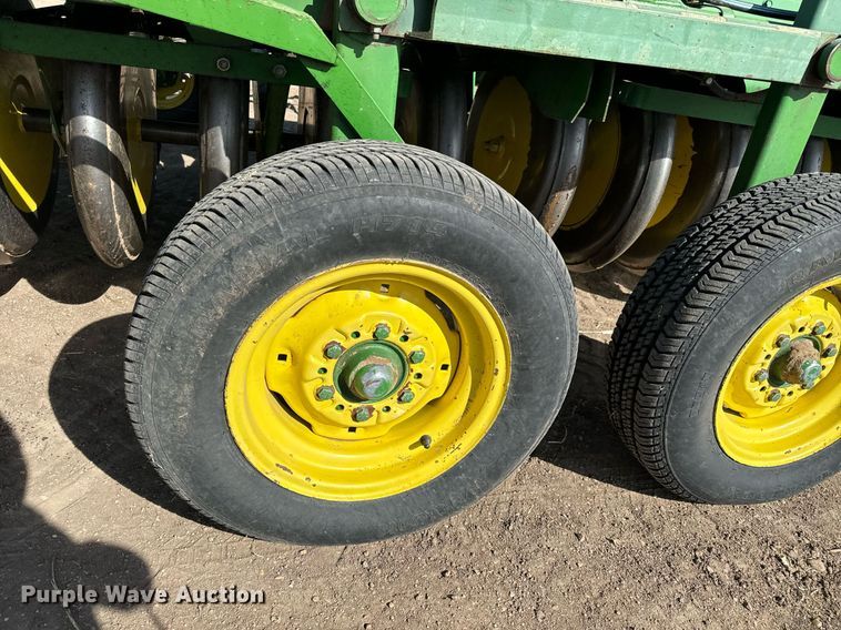 image for item NU9465 John Deere 9300 hoe grain drill