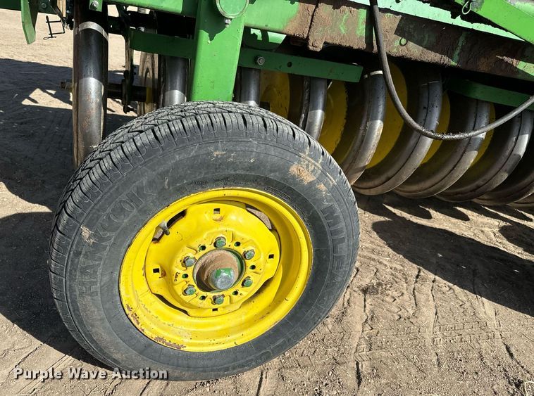 image for item NU9465 John Deere 9300 hoe grain drill