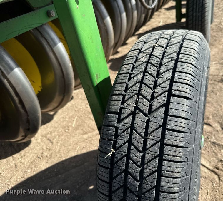 image for item NU9465 John Deere 9300 hoe grain drill