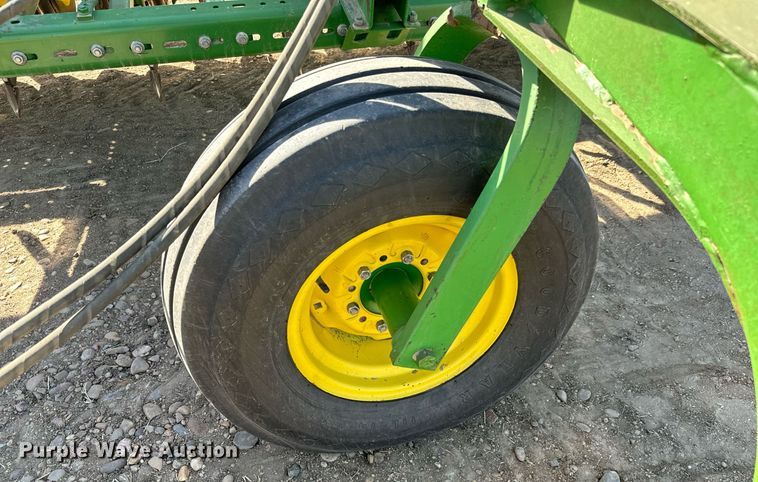 image for item NU9465 John Deere 9300 hoe grain drill