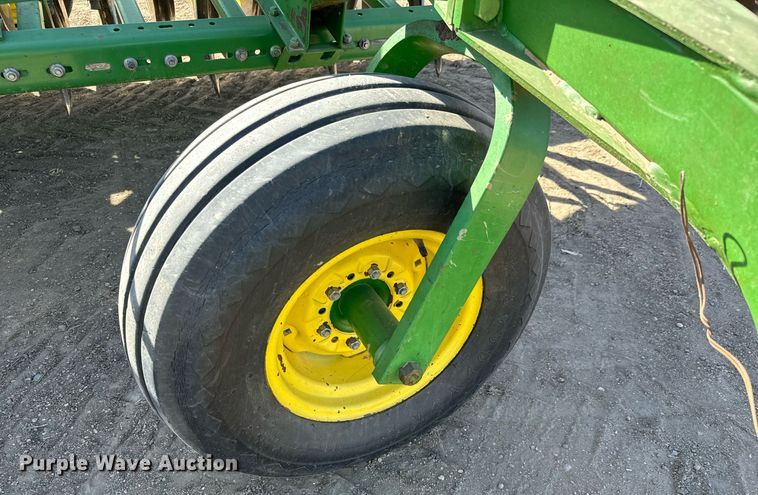image for item NU9465 John Deere 9300 hoe grain drill