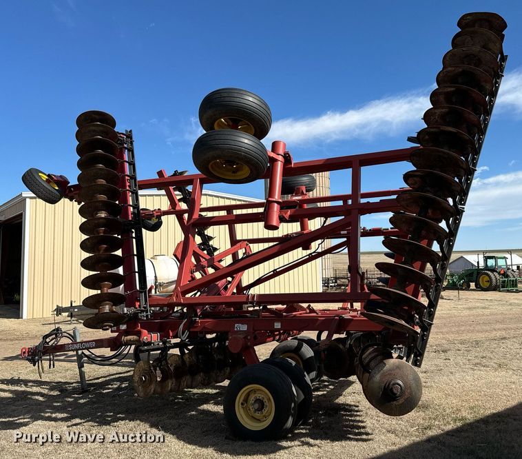 image for item NU9466 Sunflower  1233-29 tandem disk