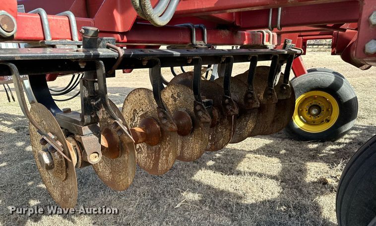 image for item NU9466 Sunflower  1233-29 tandem disk