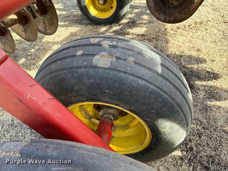 image for item NU9466 Sunflower  1233-29 tandem disk