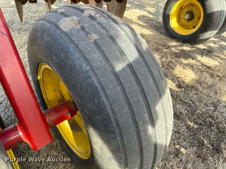 image for item NU9466 Sunflower  1233-29 tandem disk