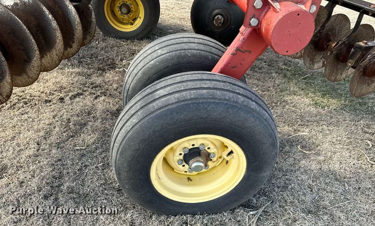 image for item NU9466 Sunflower  1233-29 tandem disk