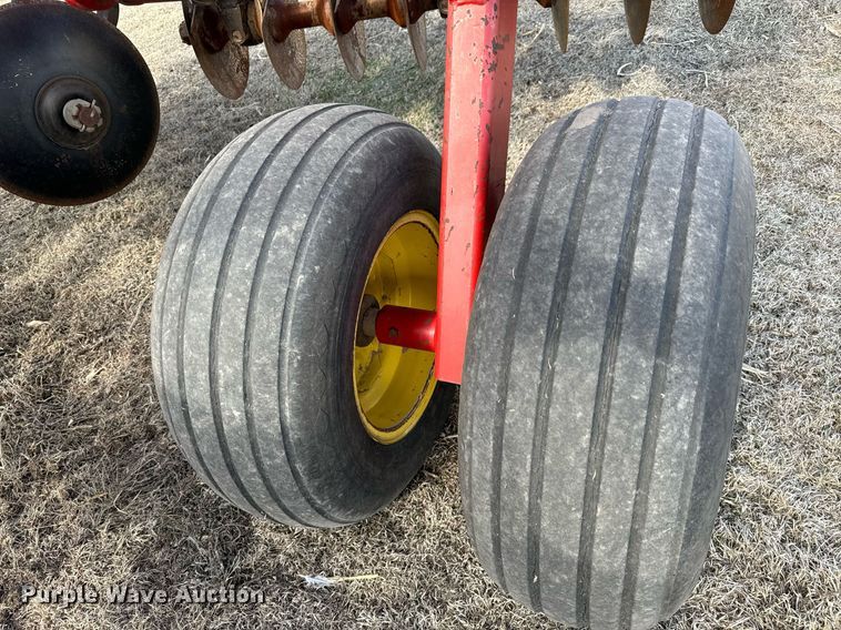 image for item NU9466 Sunflower  1233-29 tandem disk