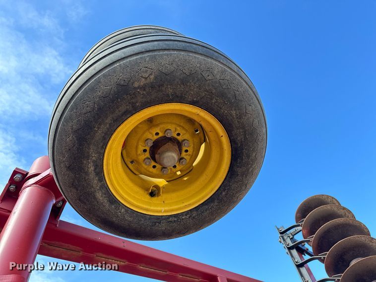 image for item NU9466 Sunflower  1233-29 tandem disk