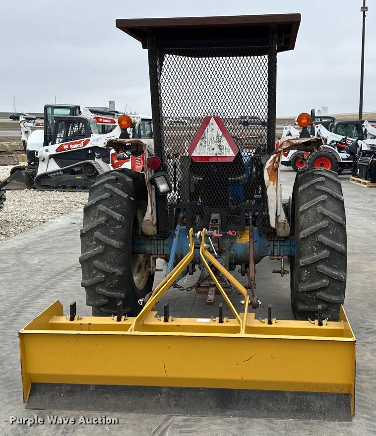 image for item NU9508 Ford  4610 tractor