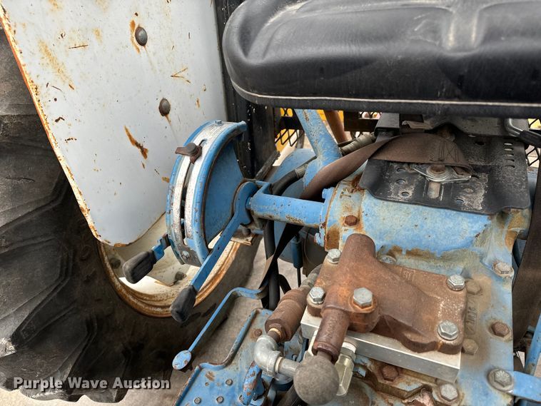 image for item NU9508 Ford  4610 tractor