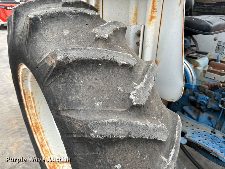 image for item NU9508 Ford  4610 tractor