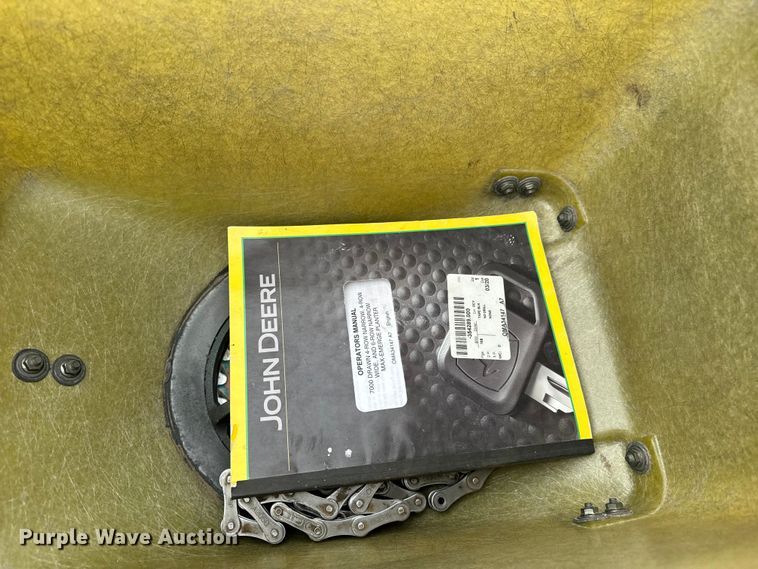 image for item NU9521 John Deere 7000 planter