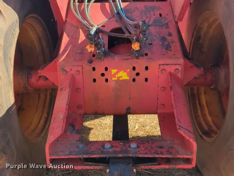 image for item NZ9308 1980 Versatile 875 4WD tractor