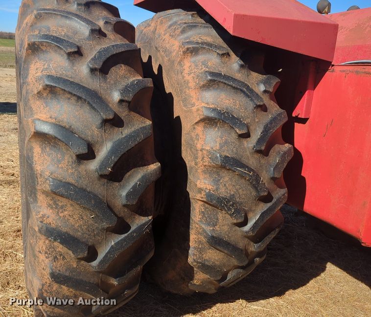 image for item NZ9308 1980 Versatile 875 4WD tractor