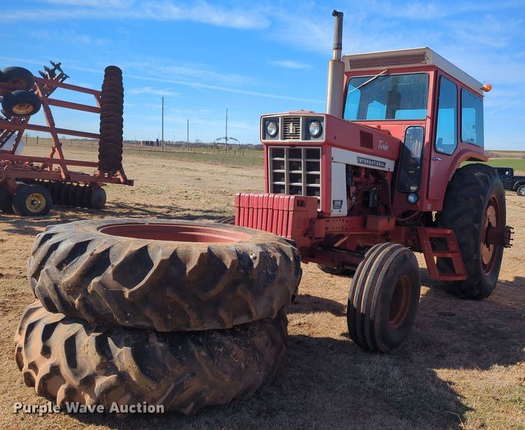 image for item NZ9309 International Harvester Farmall 1066 tractor