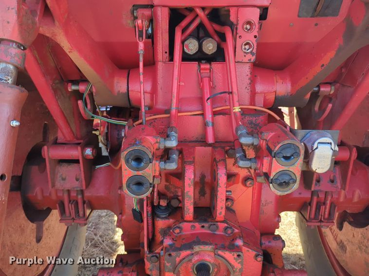 image for item NZ9309 International Harvester Farmall 1066 tractor