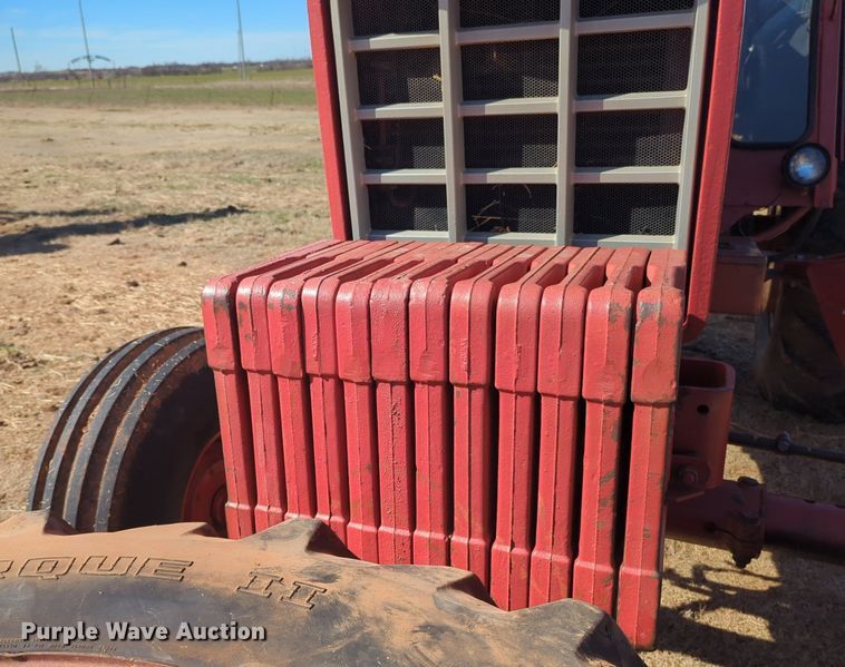 image for item NZ9309 International Harvester Farmall 1066 tractor