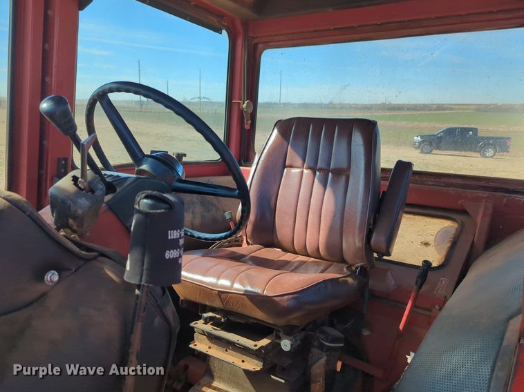 image for item NZ9309 International Harvester Farmall 1066 tractor