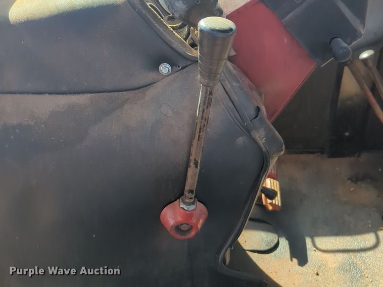 image for item NZ9309 International Harvester Farmall 1066 tractor