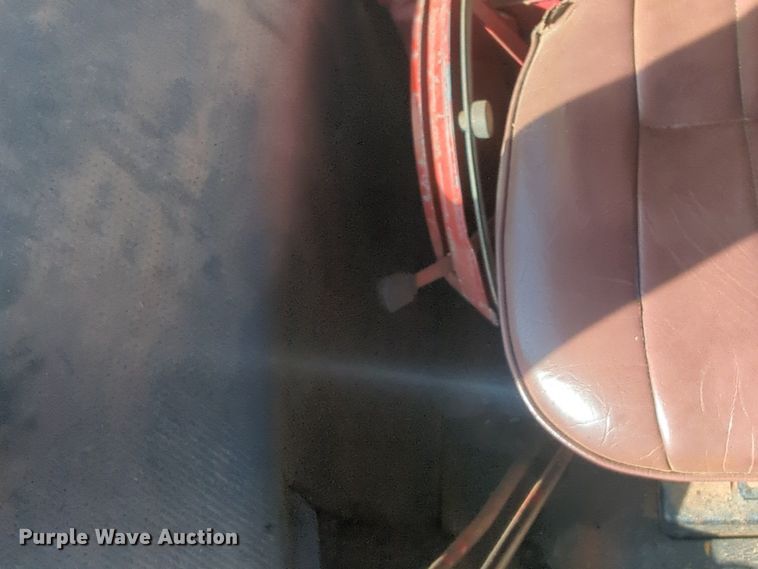 image for item NZ9309 International Harvester Farmall 1066 tractor